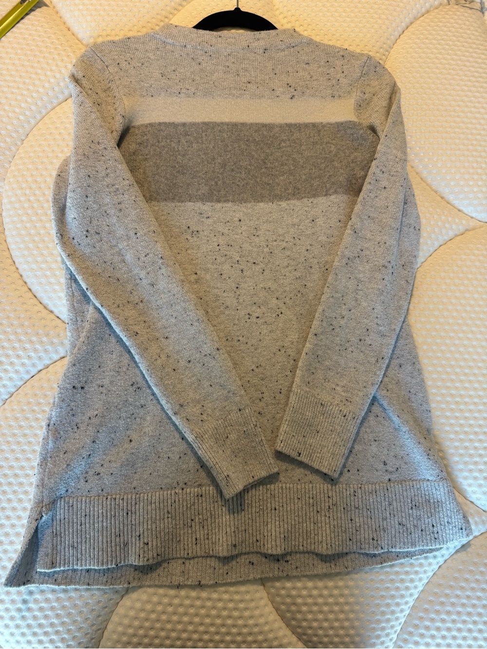 Women’s Cozy Light Gray Speckled Pullover Sweater